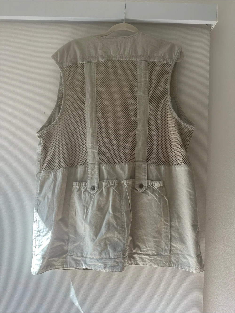 Eddie Bauer Light Beige Multi-Pocket Outdoor Vest